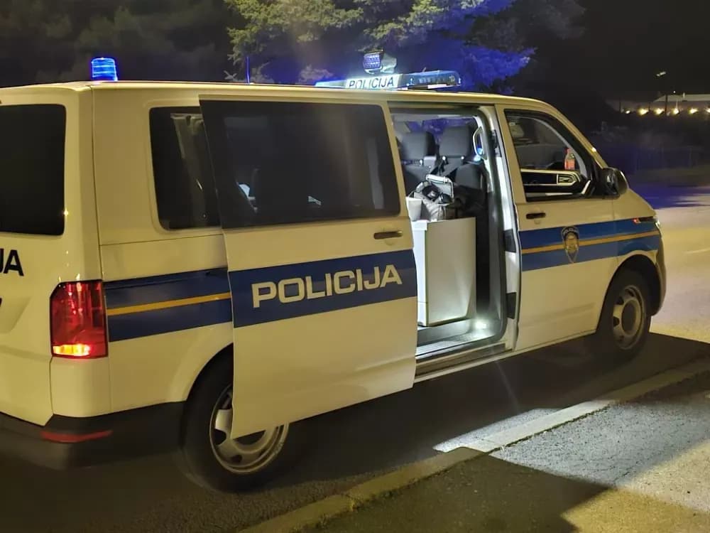 Teško ozlijeđen vozač u prometnoj nesreći u Selni nakon slijetanja u kanal