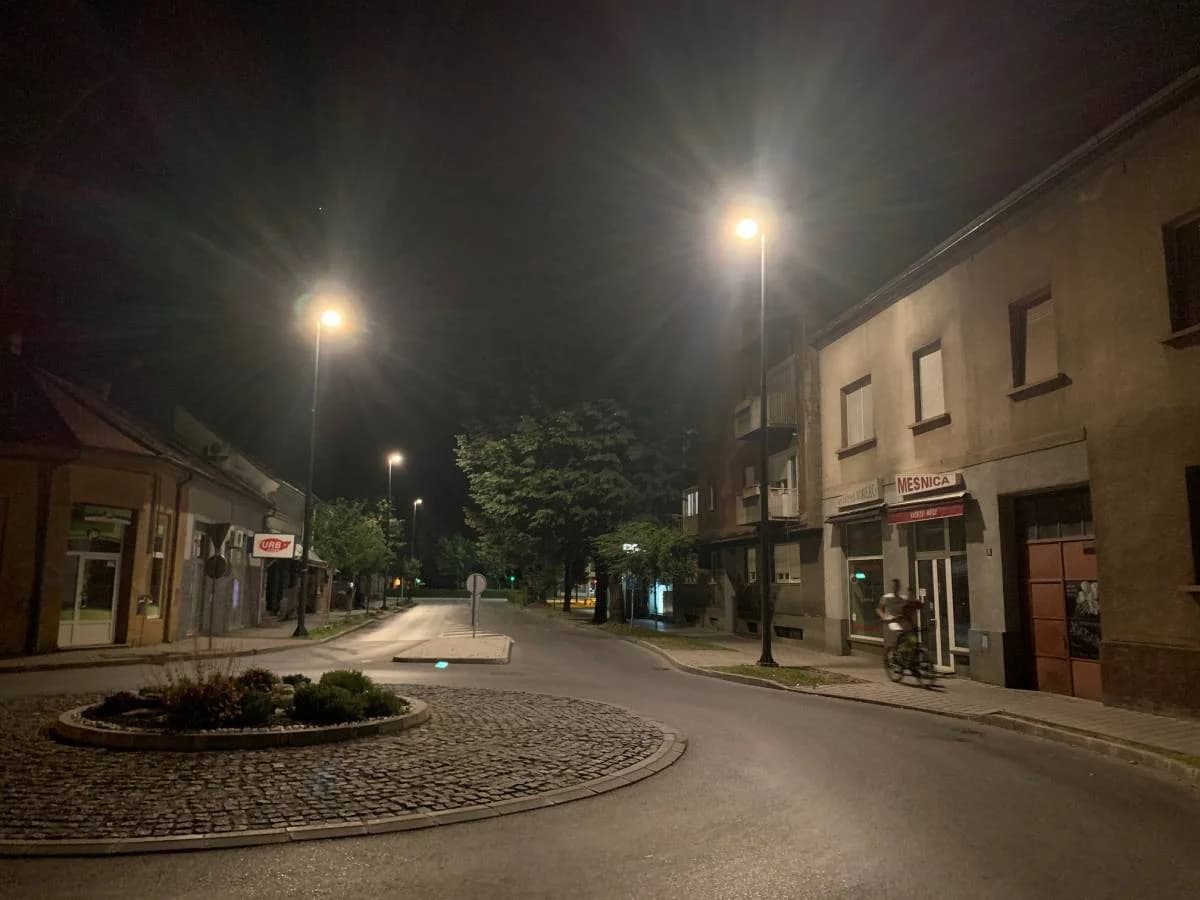 Sudar teretnog vozila i mopeda: Vozač mopeda prevezen u bolnicu