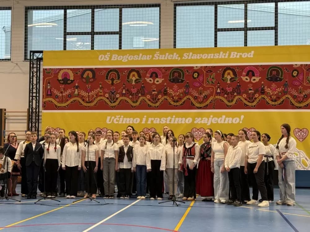 Osnovna škola „Bogoslav Šulekʼ uz pjesmu i ples obilježila 69 godina postojanja